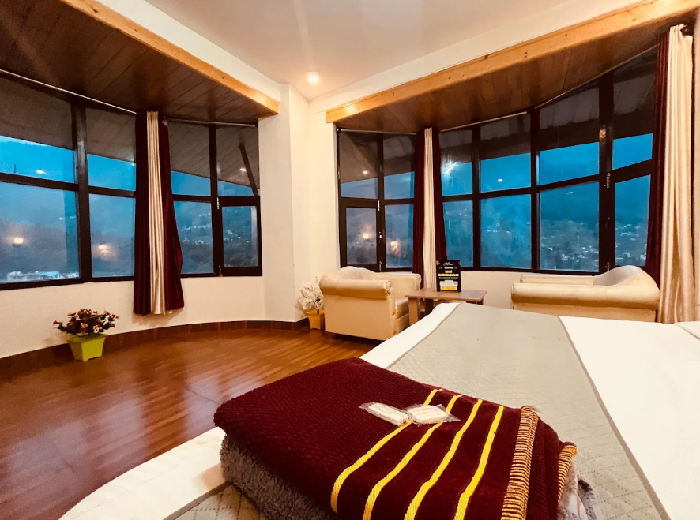 1 x King Room With Mountain View